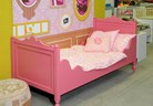 Belle bed 90 x 200 voor echt prinssen! In roze en wit uit voorraad leverbaar