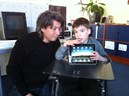 Kai, zoon van Auke (kantoor 260) dolgelukkig met nieuwe iPad!