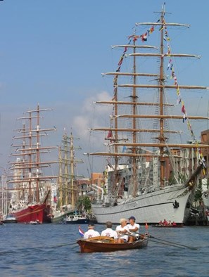 Sail 2010 - tussen de zeilschepen